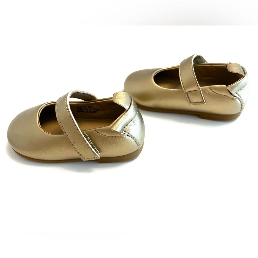 (NWOT) Thee Bron Stylish Gold Baby Dress Shoes with Velcro Straps - Girls 5T